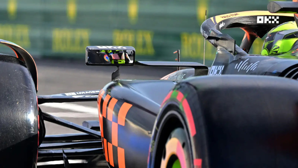 迈凯伦碾压阿斯顿马丁,塞恩斯状态火热 迈凯伦碾压阿斯顿马丁,塞恩斯状态火热