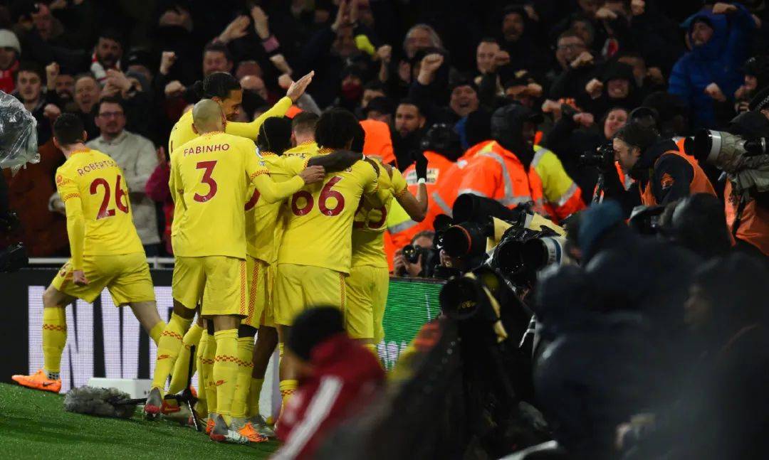 巴萨碾压阿森纳,蒂亚戈刷新纪录 巴萨碾压阿森纳,蒂亚戈刷新纪录