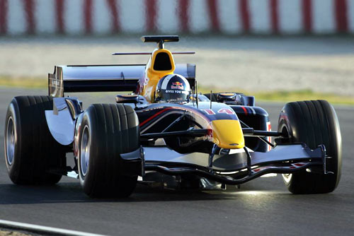 红牛车队碾压雷诺车队，阿隆索状态火热