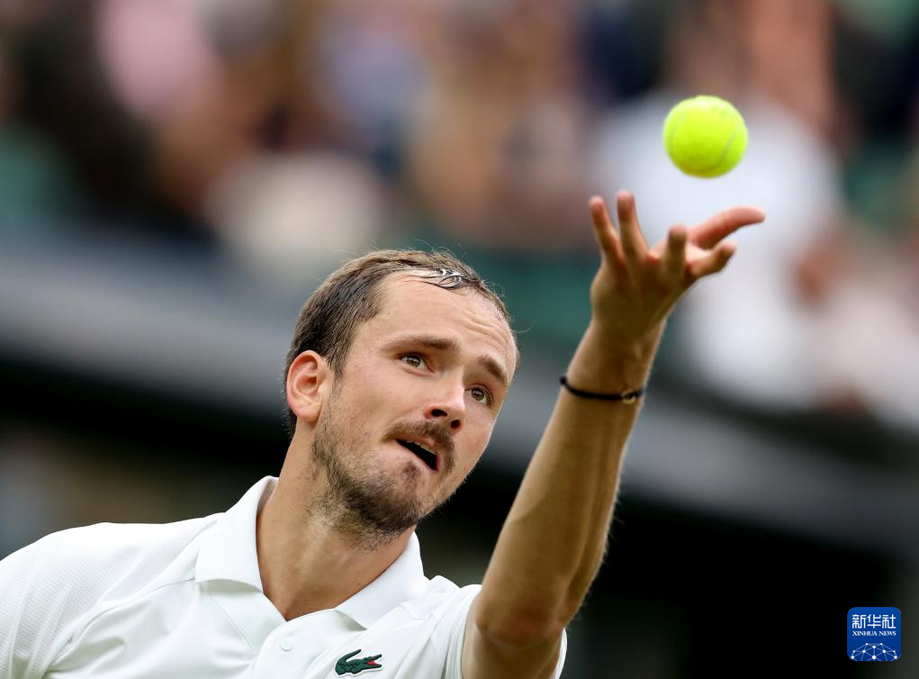 美网鏖战拉沃尔杯，梅德韦杰夫关键制胜