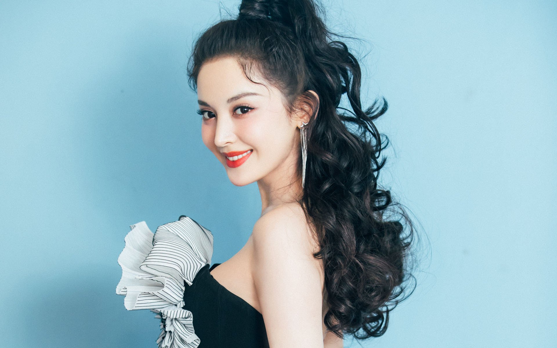 篮球与绿茵的对话,当浙江斩落森林狼,福克斯在欧冠接管比赛